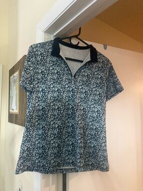 Women's Short Sleeve Zip-Front Blouse - Black & White Floral